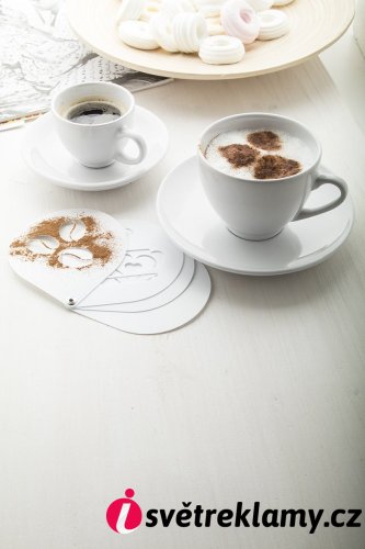 Typica sada šálků na cappuccino