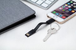 Holnier přívěšek na klíče s USB nabíjecím kabelem