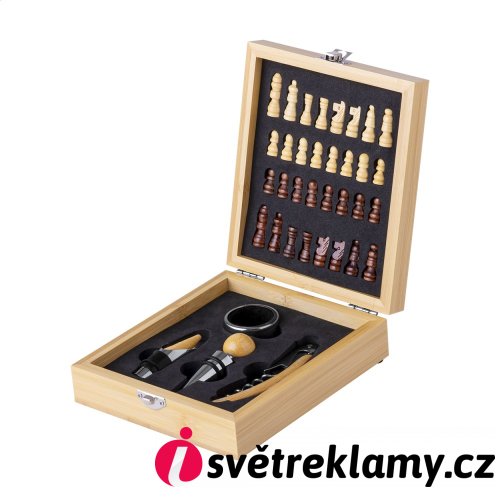 Kaspar šachy se sadou na víno