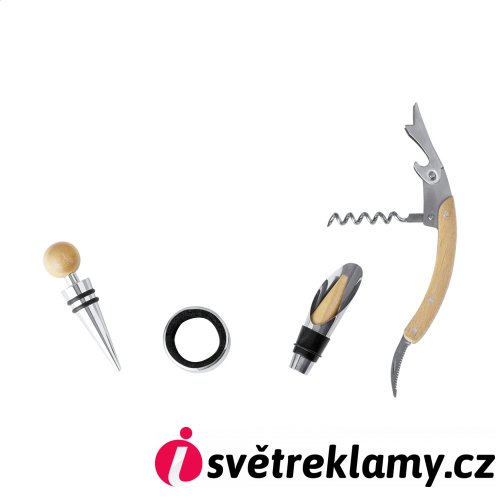 Kaspar šachy se sadou na víno